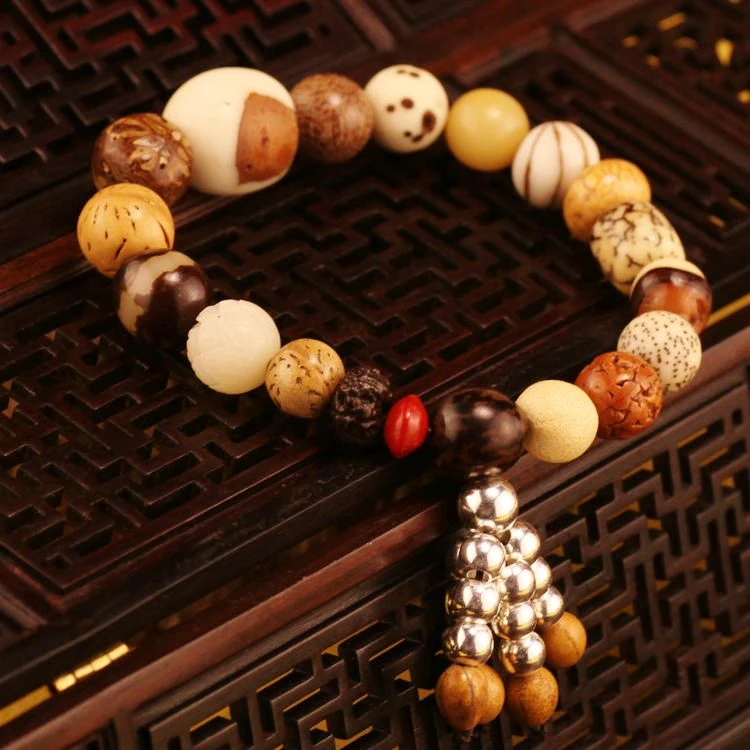 Hãy niệm Phật bằng cả trái tim: Niệm Nam-mô A Di Đà Phật, Phật sẽ luôn bên bạn ngay mọi lúc, mọi nơi - Ảnh minh họa